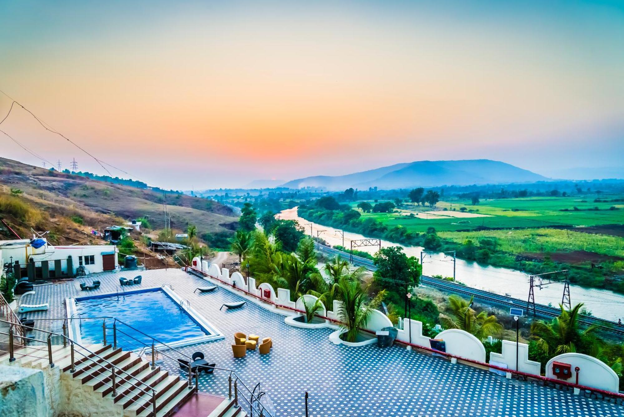 Ratnaa Resort Khamshet Екстер'єр фото